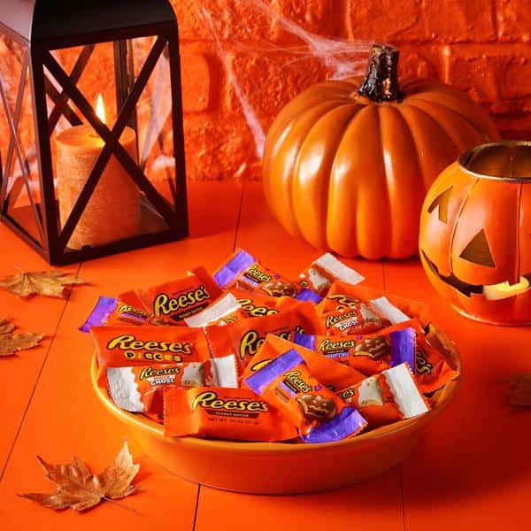 Reese's Assorted Peanut Butter Snack Size, Halloween Candy, 35Ct