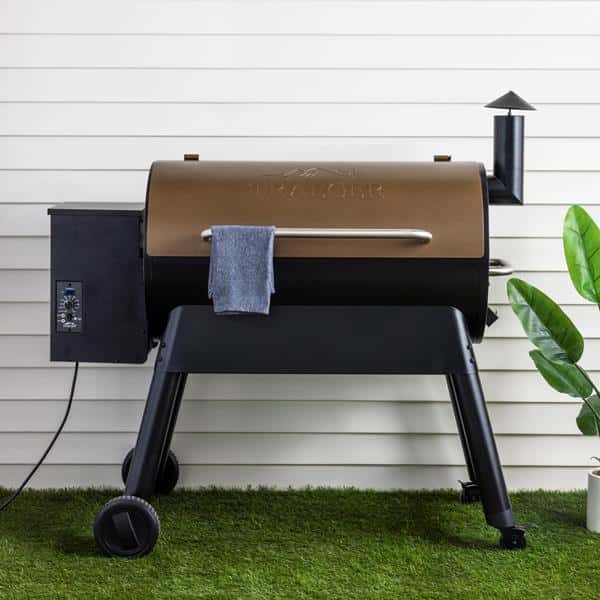 Traeger Pro Series 34 Pellet Grill in Bronze Hy-Vee Aisles